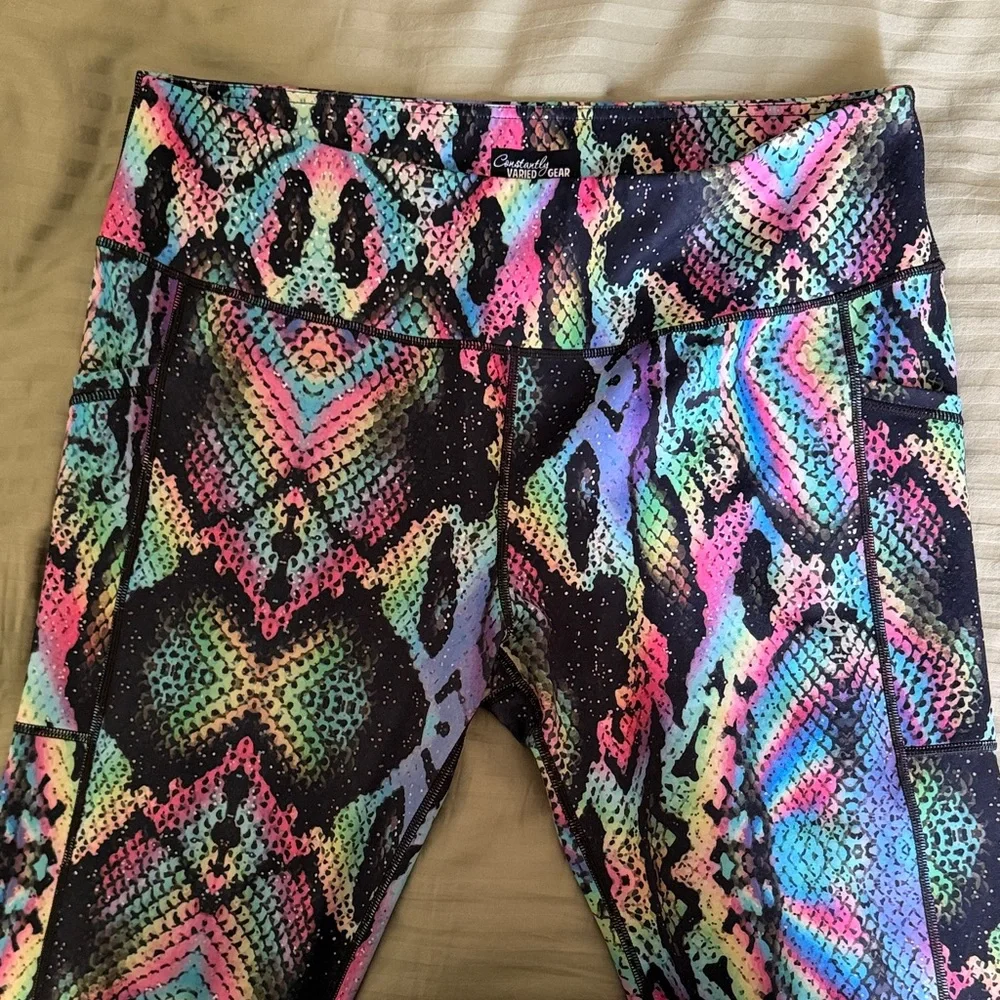 CVG- ‘Hypnotized’- full length leggings - Picture 4 of 6